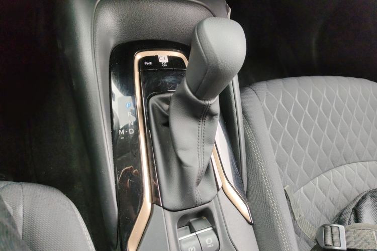 Used Toyota Allion 2023 2.0L Elite Edition Gear Lever