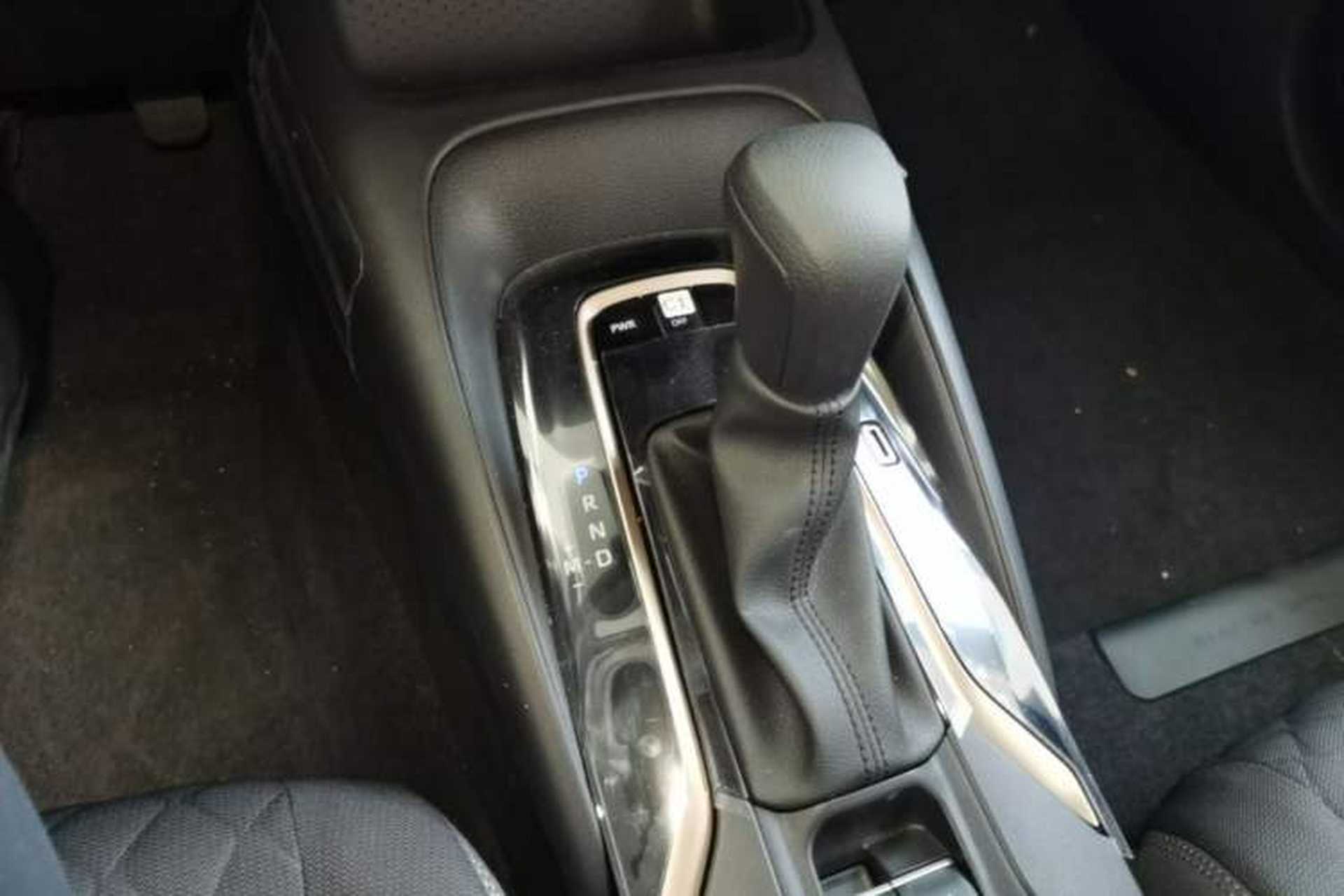Used Toyota Allion 2023 2.0L Pioneer Edition Gear Lever