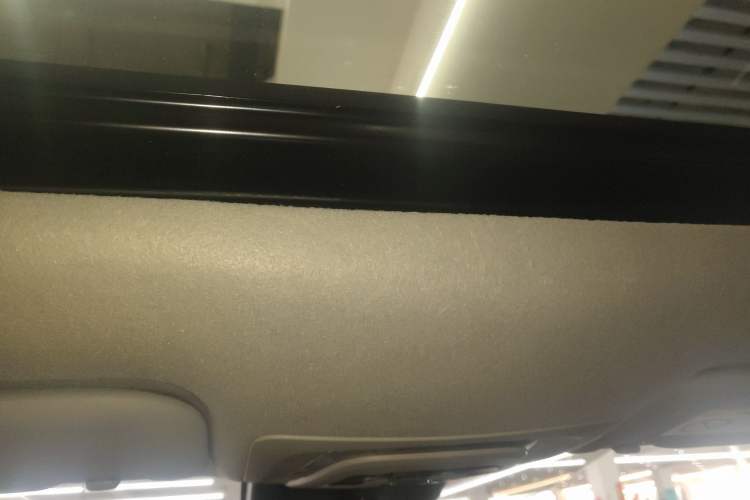 Used Toyota Allion 2023 2.0L Elite Edition Headliner