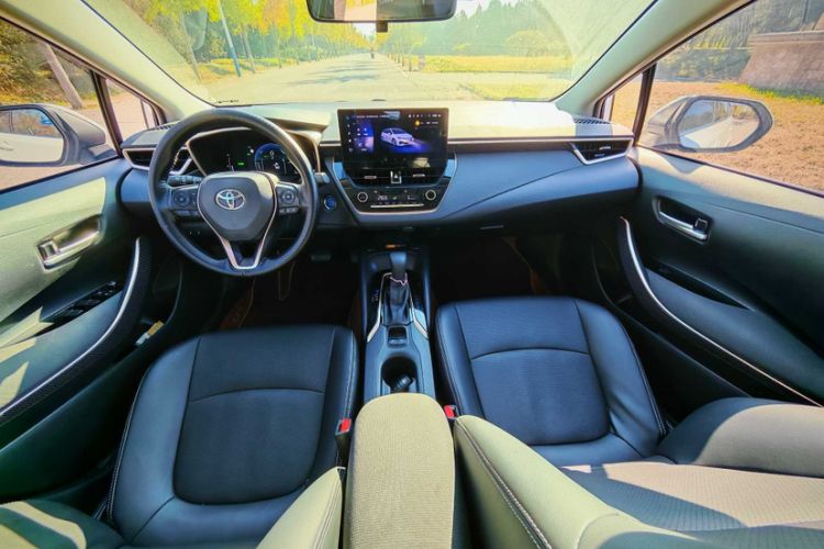 Used Toyota Allion 2023 Dual-Motor 2.0L Elite Edition Interior 1