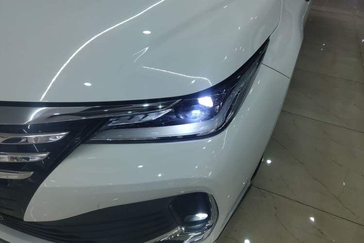 Used Toyota Allion 2023 2.0L Elite Edition Left Front Headlight