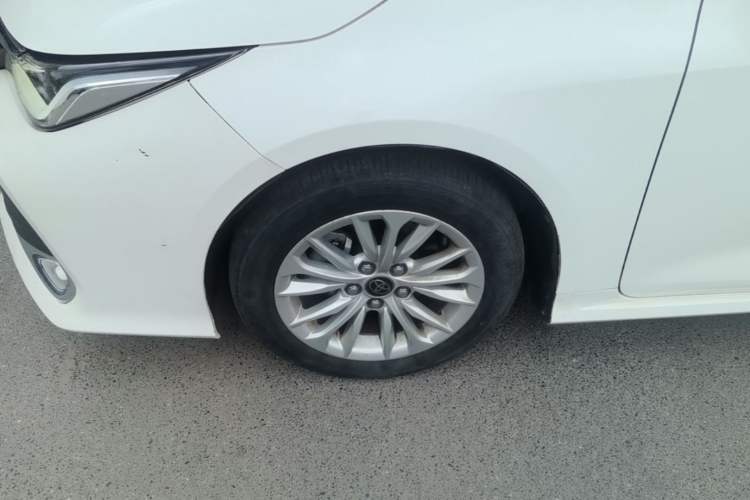 Used Toyota Allion 2023 2.0L Elite Edition Left Front Wheel Hub