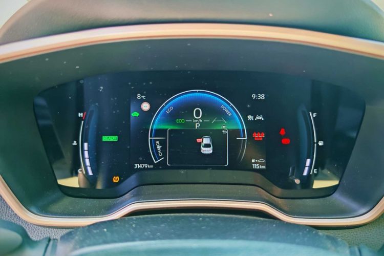 Used Toyota Allion 2023 Dual-Motor 2.0L Elite Edition Odometer Close Up