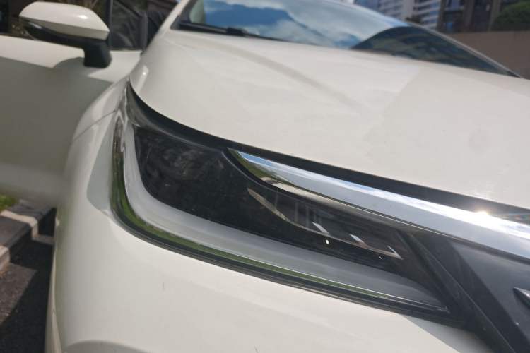 Used Toyota Allion 2023 2.0L Elite Edition Right Front Headlight