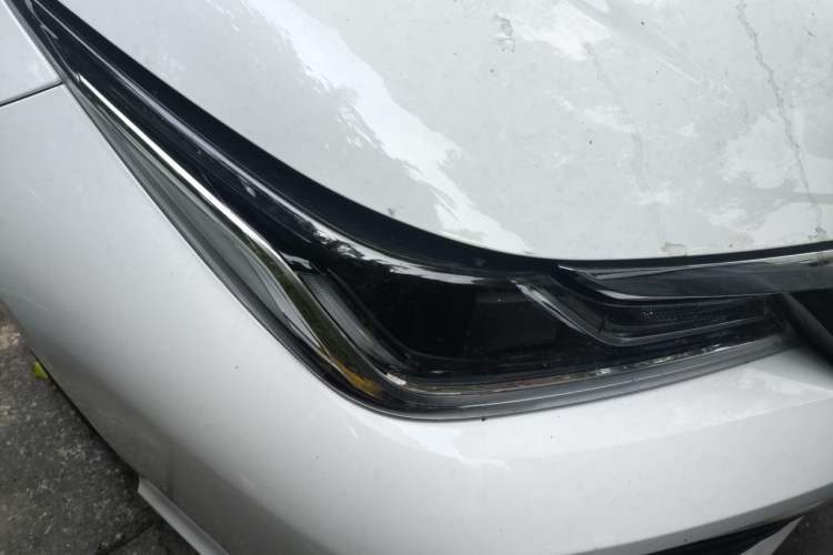 Used Toyota Allion 2023 2.0L Pioneer Edition Right Front Headlight
