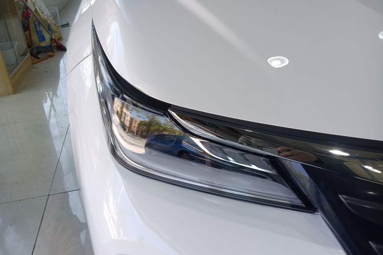 Used Toyota Allion 2023 2.0L Pioneer Edition Right Front Headlight