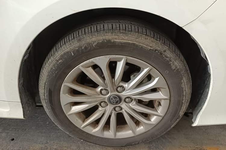 Used Toyota Allion 2023 2.0L Pioneer Edition Right Front Wheel Hub