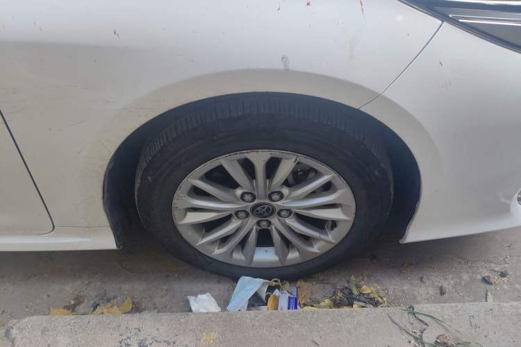 Used Toyota Allion 2023 2.0L Elite Edition Right Front Wheel Hub