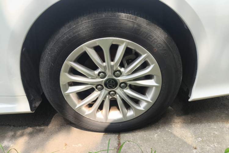 Used Toyota Allion 2023 2.0L Pioneer Edition Right Front Wheel Hub