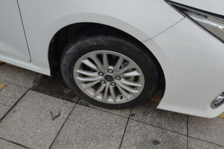 Used Toyota Allion 2023 2.0L Pioneer Edition Right Front Wheel Hub