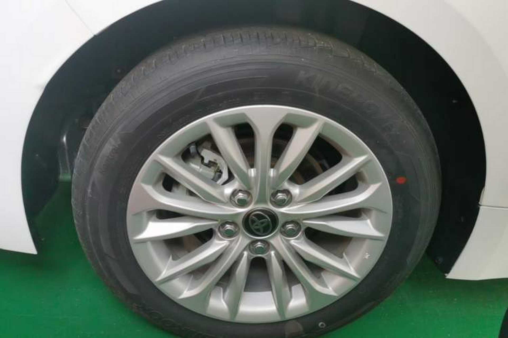 Used Toyota Allion 2023 2.0L Pioneer Edition Right Rear Wheel Hub