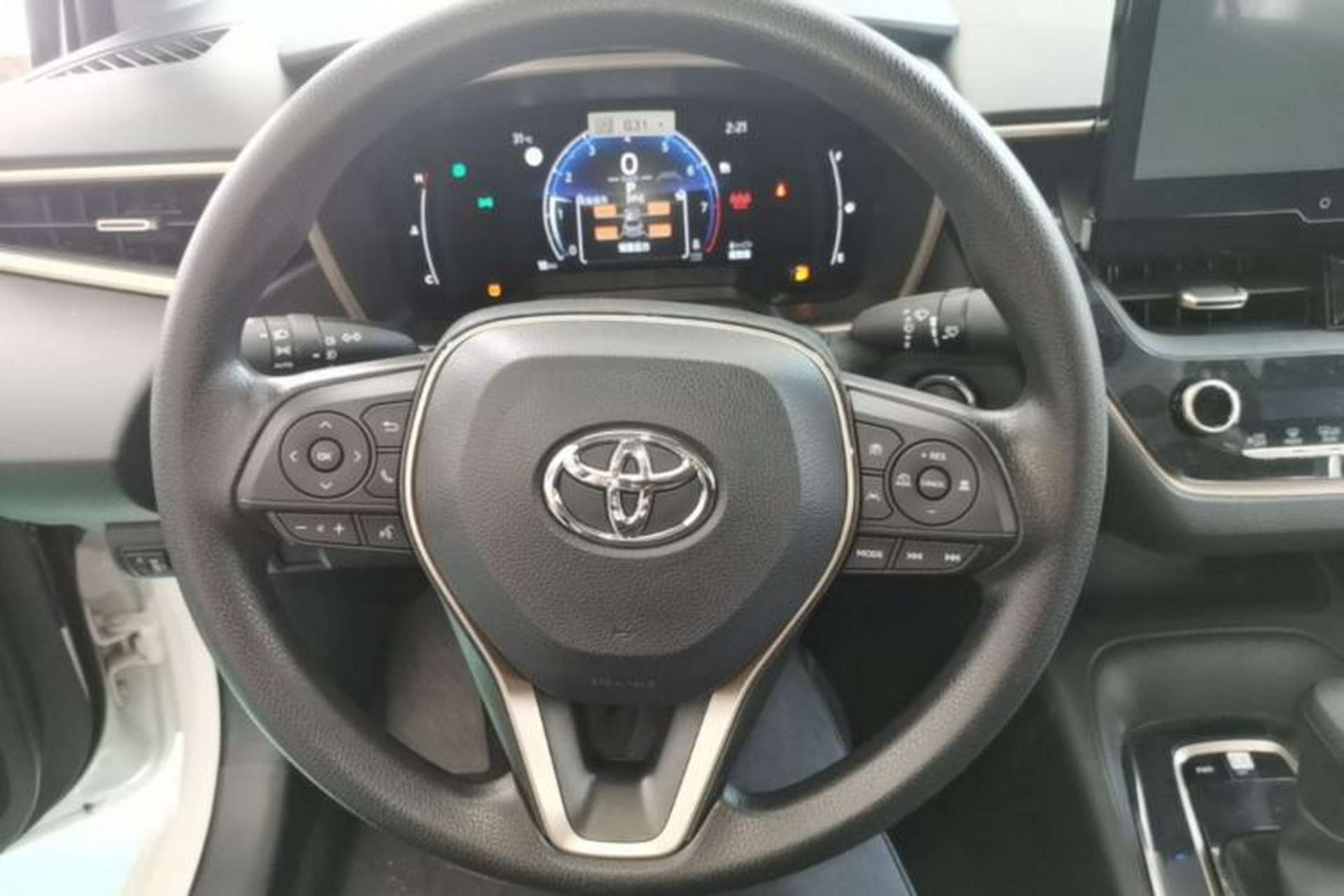 Used Toyota Allion 2023 2.0L Pioneer Edition Steering Wheel