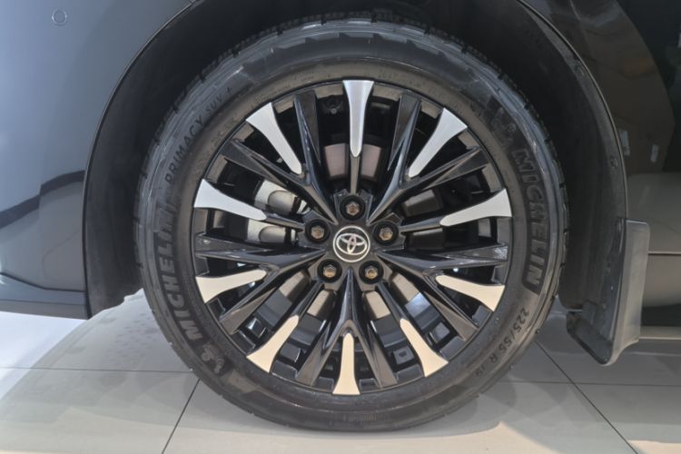 Used Toyota Alphard 2024 Dual-Engine 2.5L Deluxe Edition Exterior 1