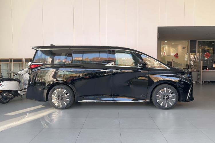 Used Toyota Alphard 2025 Dual-Engine 2.5L Prestige Gold Edition Exterior 2