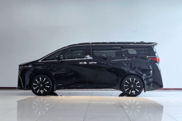 Used Toyota Alphard 2024 Dual-Engine 2.5L Deluxe Edition Exterior 7
