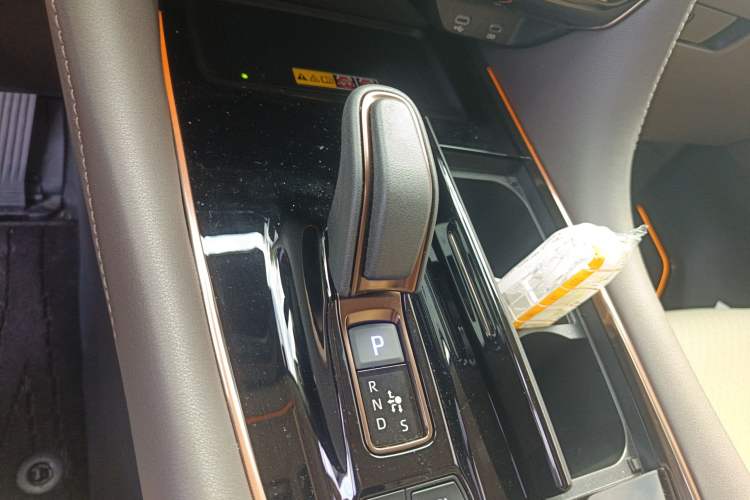 Used Toyota Alphard 2024 Dual-Engine 2.5L Prestige Edition Gear Lever