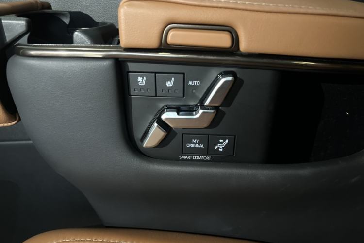 Used Toyota Alphard 2024 Dual-Engine 2.5L Prestige Edition Interior 1