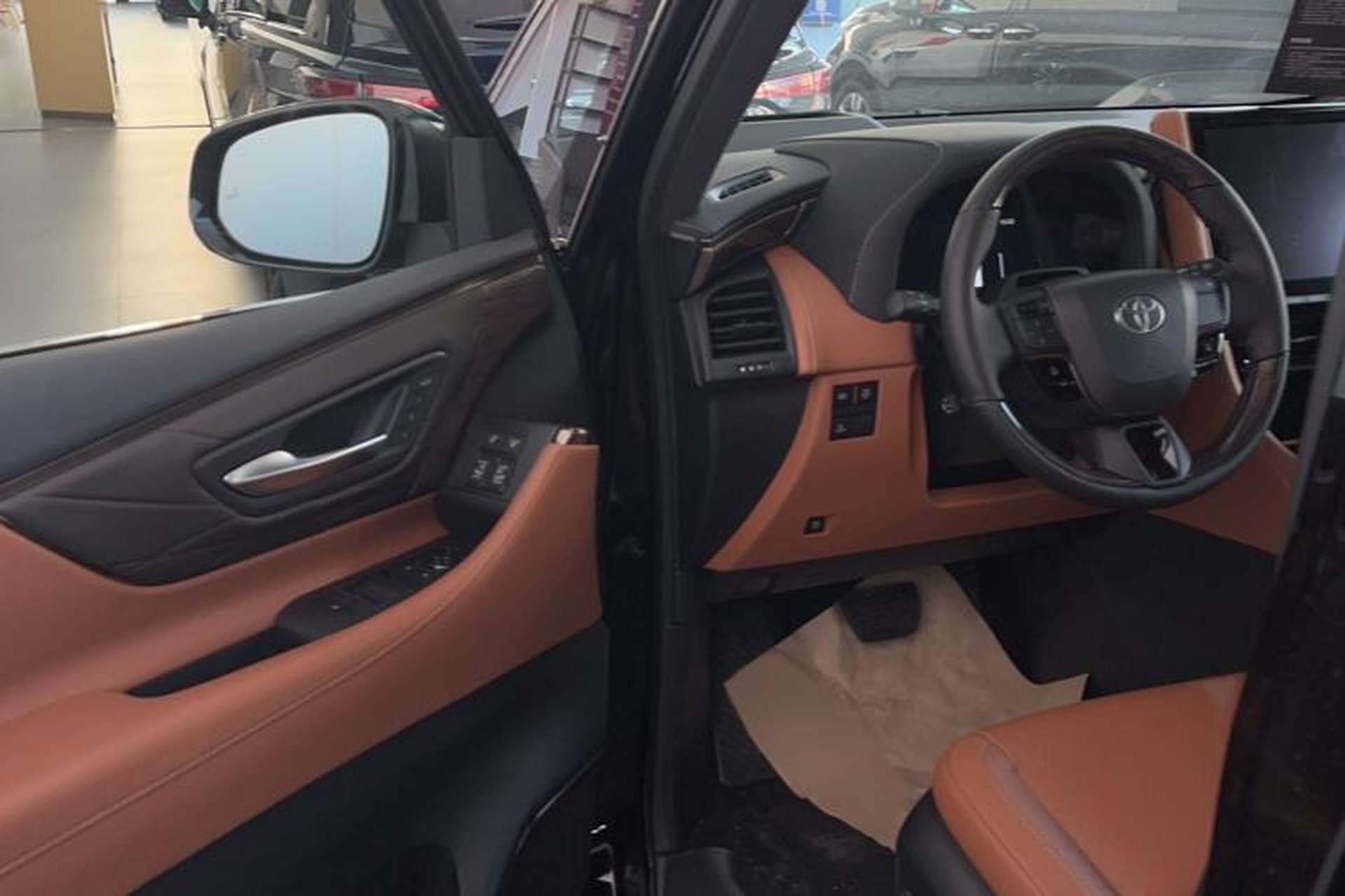Used Toyota Alphard 2025 Dual-Engine 2.5L Prestige Gold Edition Interior 2