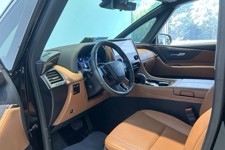 Used Toyota Alphard 2024 Dual-Engine 2.5L Prestige Edition Interior 4