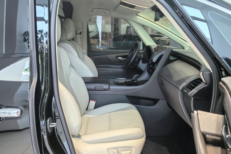 Used Toyota Alphard 2024 Dual-Engine 2.5L Deluxe Edition Interior 6