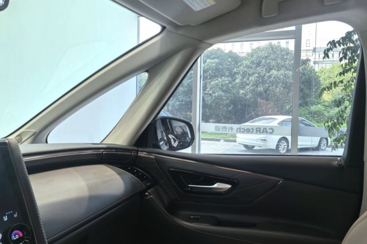 Used Toyota Alphard 2024 Dual-Engine 2.5L Deluxe Edition Interior 7