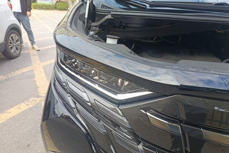 Used Toyota Alphard 2024 Dual-Engine 2.5L Prestige Edition Right Front Headlight