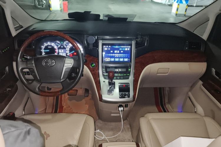 Used Toyota Alphard 2011 3.5L Luxury Edition Center Console