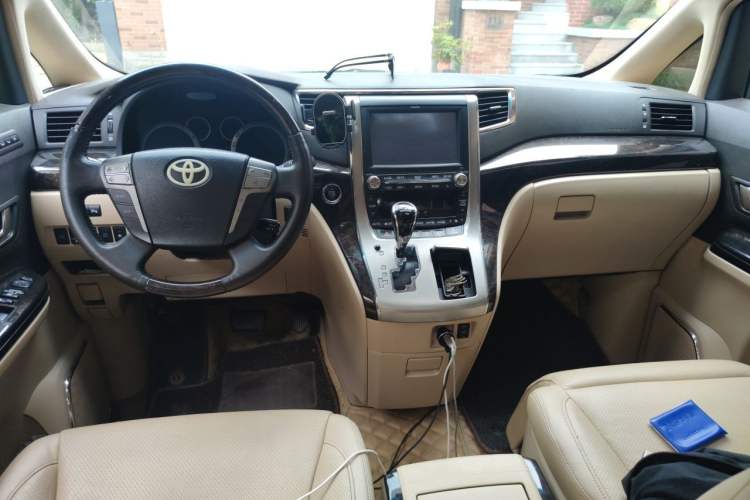 Used Toyota Alphard 2011 3.5L Luxury Edition Center Console