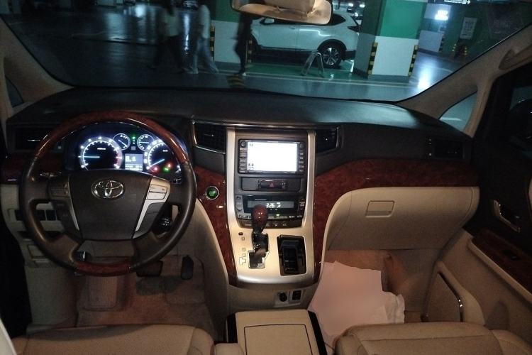 Used Toyota Alphard 2011 3.5L Luxury Edition Center Console