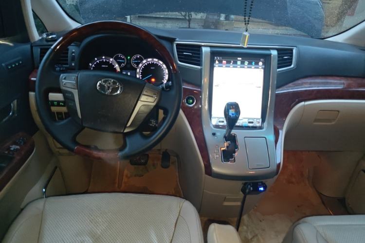 Used Toyota Alphard 2011 3.5L Luxury Edition Center Console
