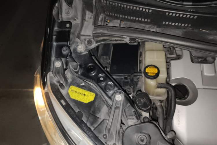 Used Toyota Alphard 2011 3.5L Luxury Edition Engine Bay Right