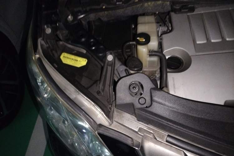 Used Toyota Alphard 2011 3.5L Luxury Edition Engine Bay Right
