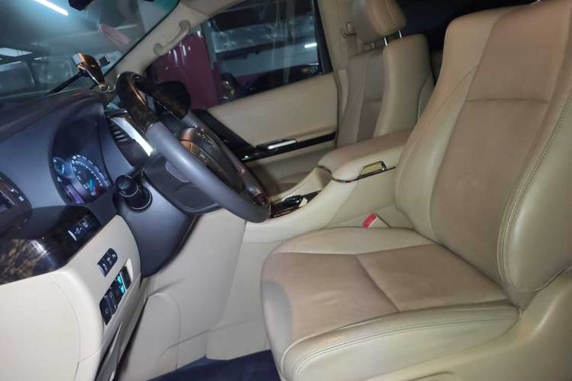 Used Toyota Alphard 2011 3.5L Luxury Edition Left Front Seat