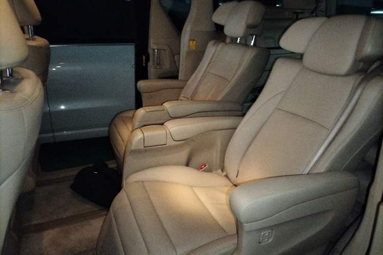 Used Toyota Alphard 2011 3.5L Luxury Edition Left Rear Seat