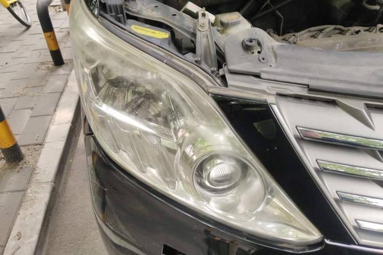Used Toyota Alphard 2011 2.4L Luxury Edition Right Front Headlight