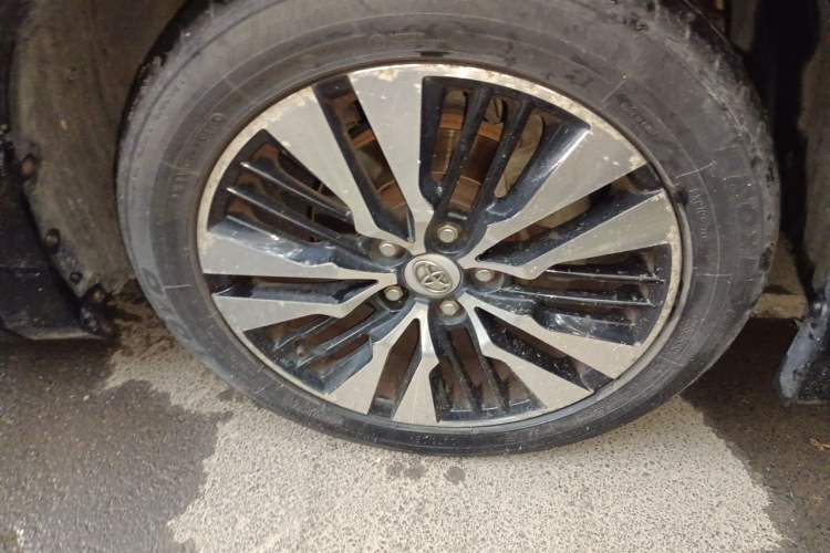Used Toyota Alphard 2011 3.5L Luxury Edition Right Front Wheel Hub