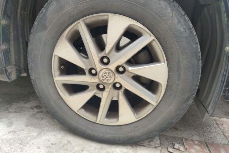 Used Toyota Alphard 2011 3.5L Luxury Edition Right Front Wheel Hub
