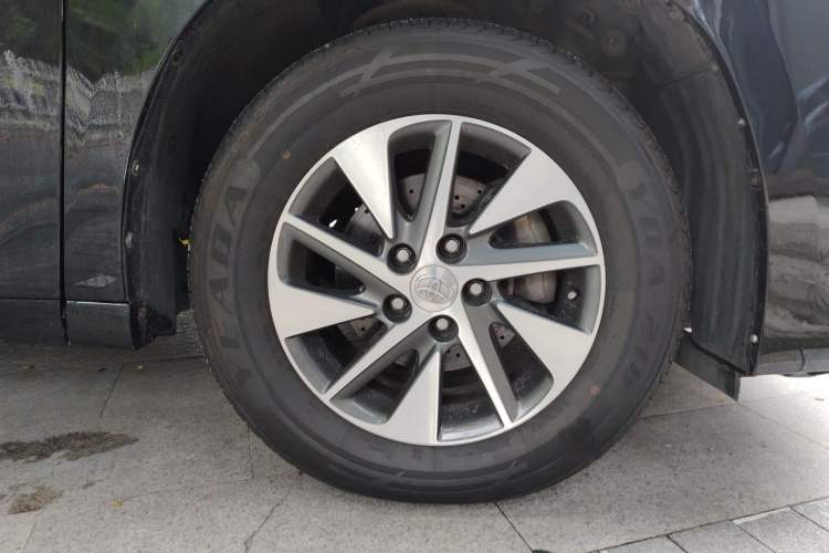 Used Toyota Alphard 2011 3.5L Luxury Edition Right Front Wheel Hub