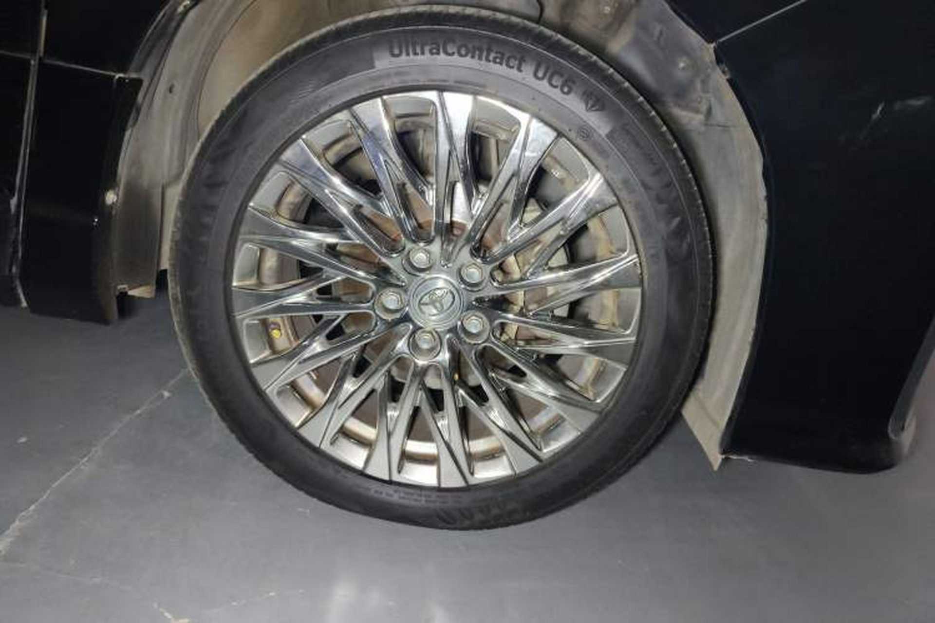 Used Toyota Alphard 2011 3.5L Luxury Edition Right Front Wheel Hub