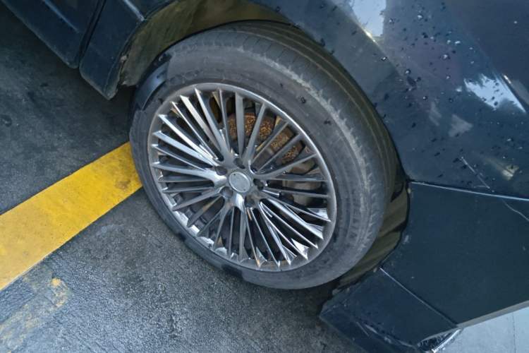 Used Toyota Alphard 2011 3.5L Luxury Edition Right Front Wheel Hub