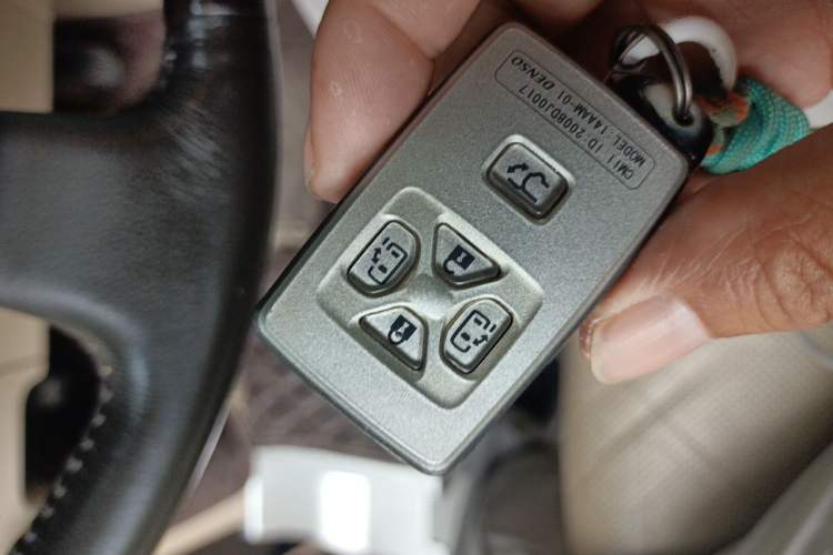 Used Toyota Alphard 2011 3.5L Luxury Edition Vehicle Key