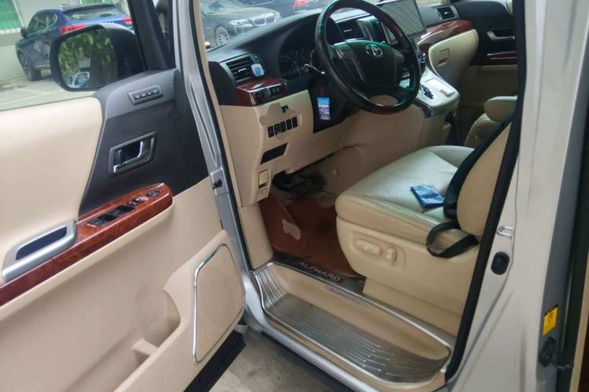 Used Toyota Alphard 2011 2.4L Luxury Edition Driver Seat