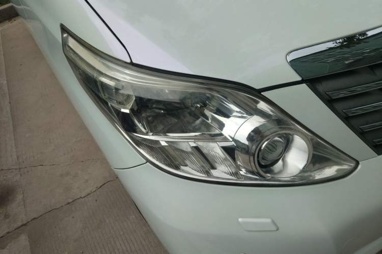 Used Toyota Alphard 2011 2.4L Luxury Edition Right Front Headlight