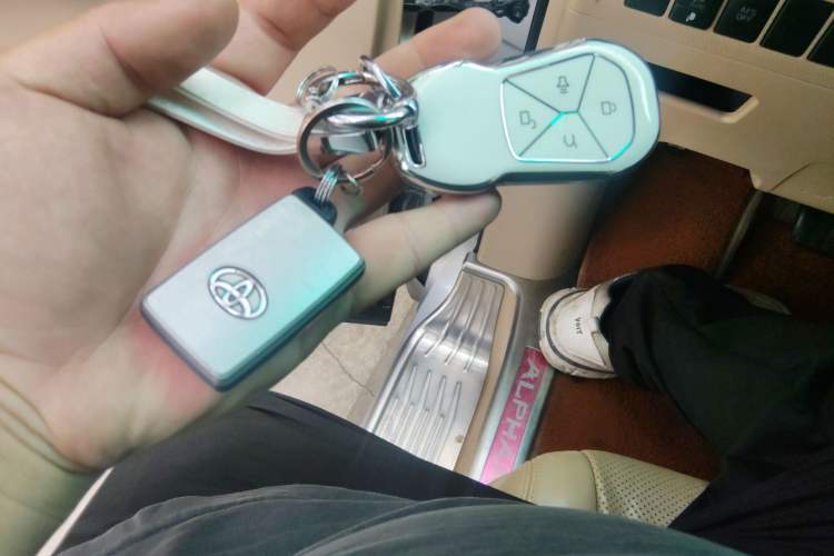Used Toyota Alphard 2011 2.4L Luxury Edition Vehicle Key