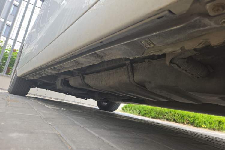 Used Toyota Alphard 2011 2.4L Luxury Edition Chassis Rear Left