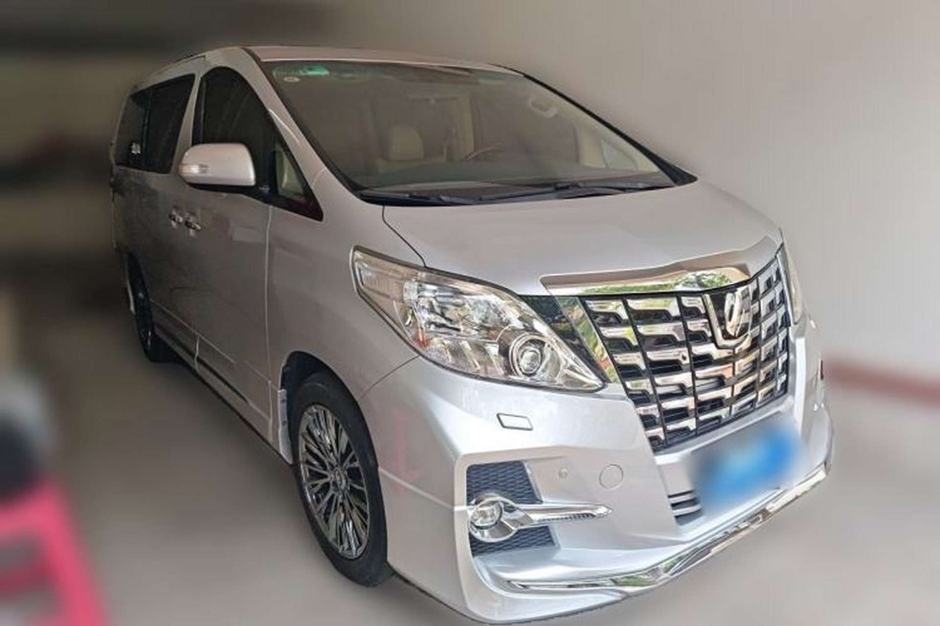 Used Toyota Alphard 2011 3.5L Luxury Edition Front Right 45 Deg