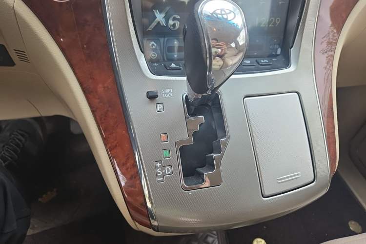 Used Toyota Alphard 2011 2.4L Luxury Edition Gear Lever