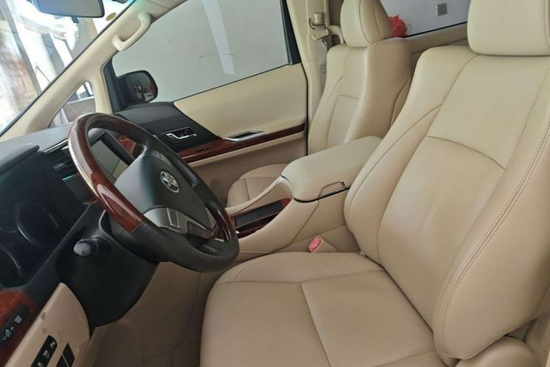 Used Toyota Alphard 2011 3.5L Luxury Edition Left Front Seat