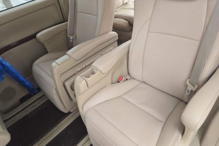 Used Toyota Alphard 2011 2.4L Luxury Edition Left Rear Seat