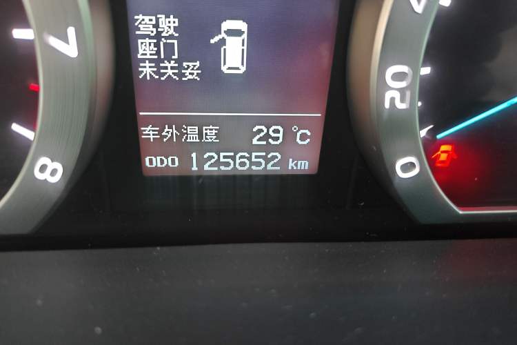 Used Toyota Alphard 2011 2.4L Luxury Edition Odometer Close Up